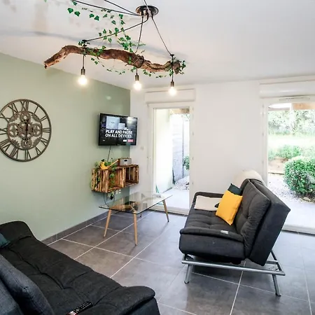 Maison, Jardin Sans Vis A Vis, Parking * Carcassonne